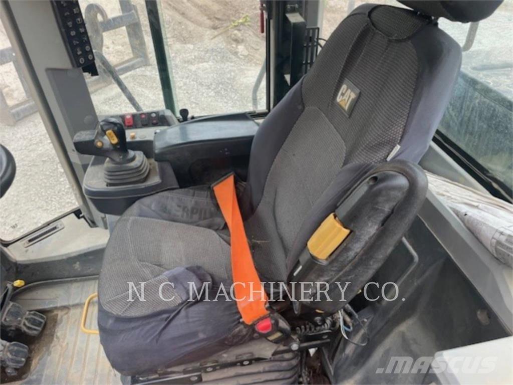 CAT 950M Pyöräkuormaajat
