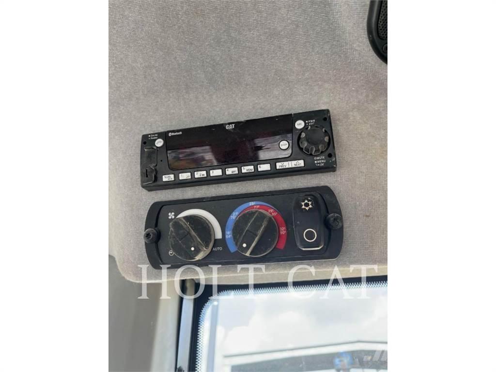 CAT 953 QC Telakuormaajat