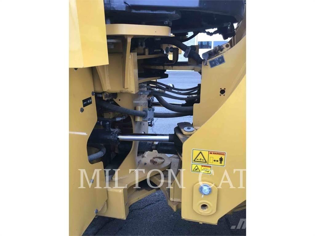 CAT 962M Pyöräkuormaajat