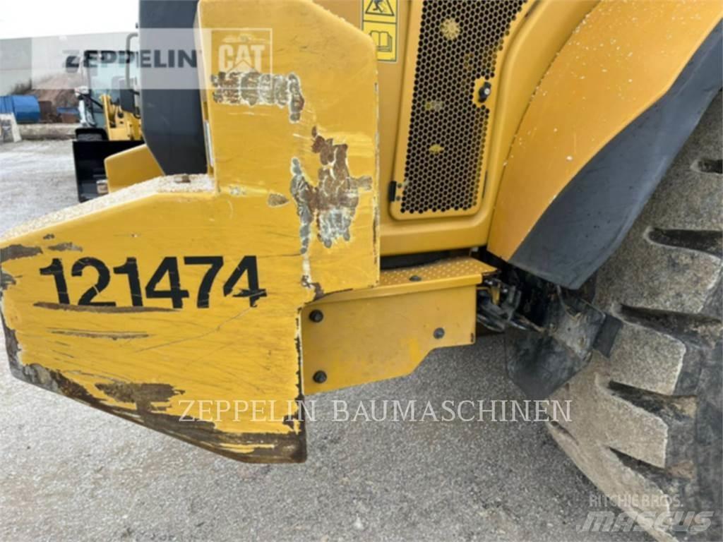 CAT 962M Pyöräkuormaajat
