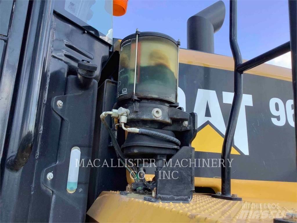 CAT 962M Pyöräkuormaajat