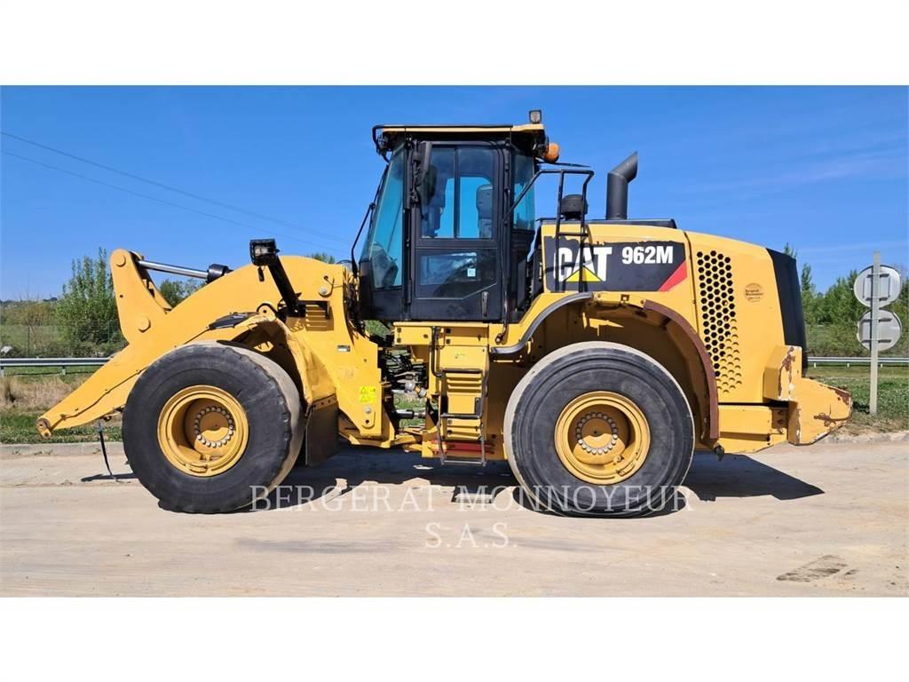 CAT 962M Pyöräkuormaajat