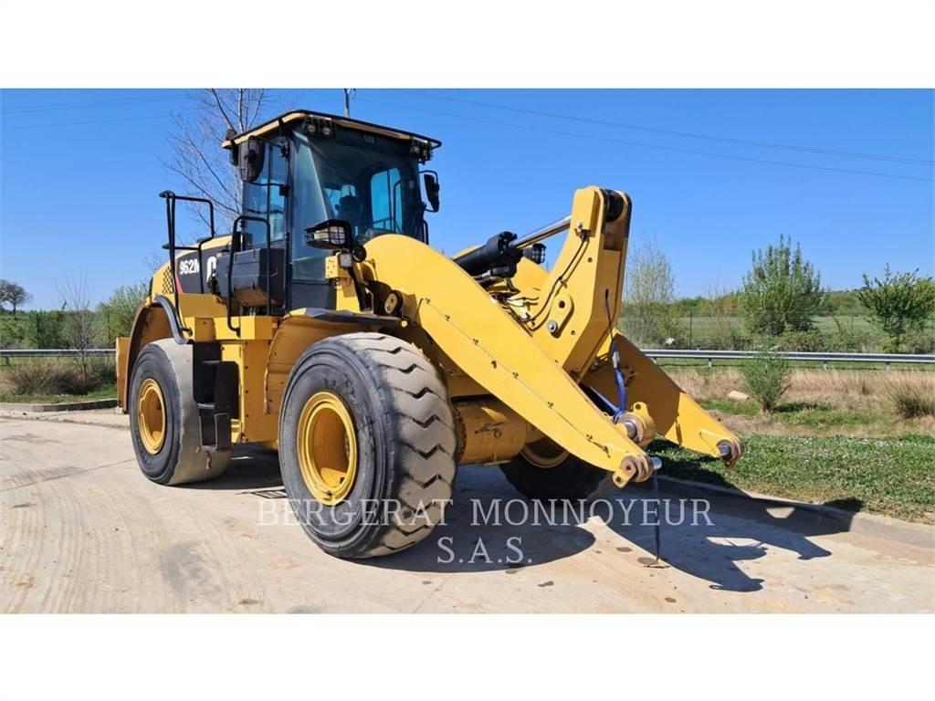 CAT 962M Pyöräkuormaajat