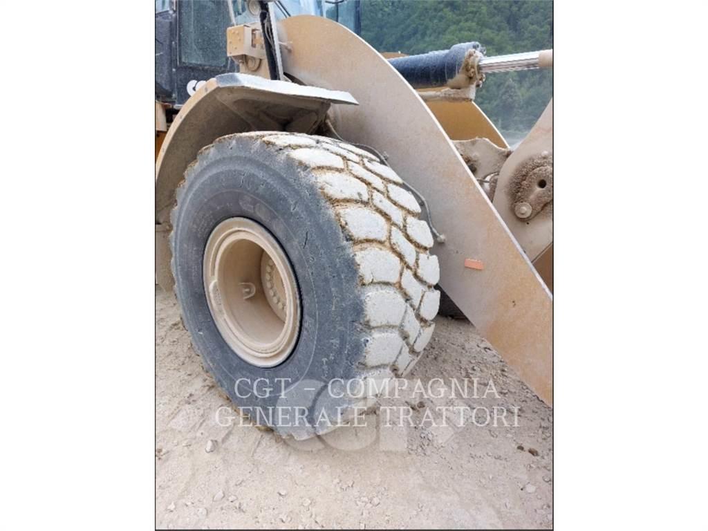 CAT 962M Pyöräkuormaajat