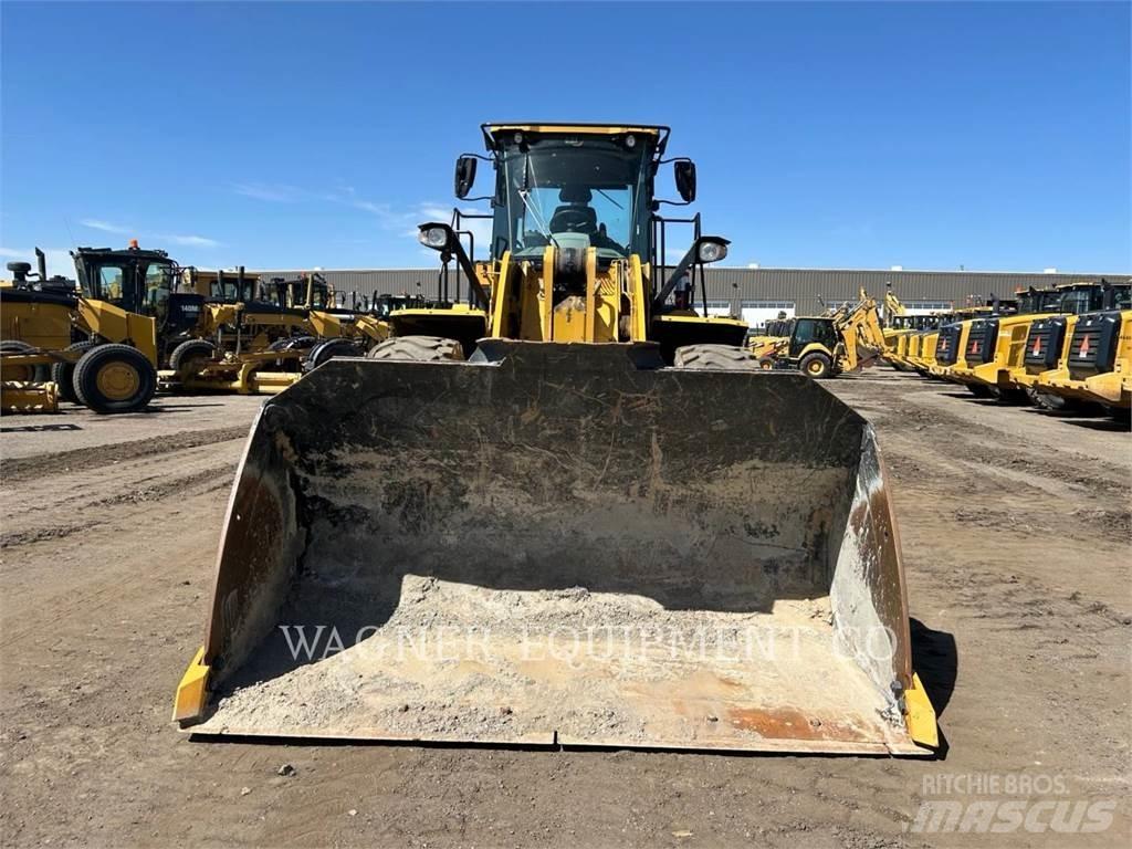 CAT 962M Pyöräkuormaajat