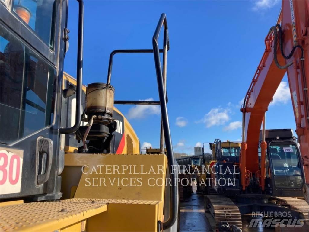 CAT 962M Pyöräkuormaajat