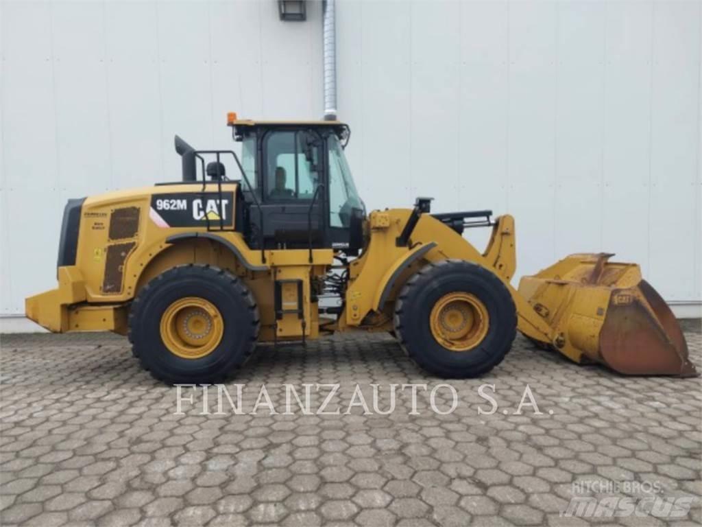 CAT 962M Pyöräkuormaajat