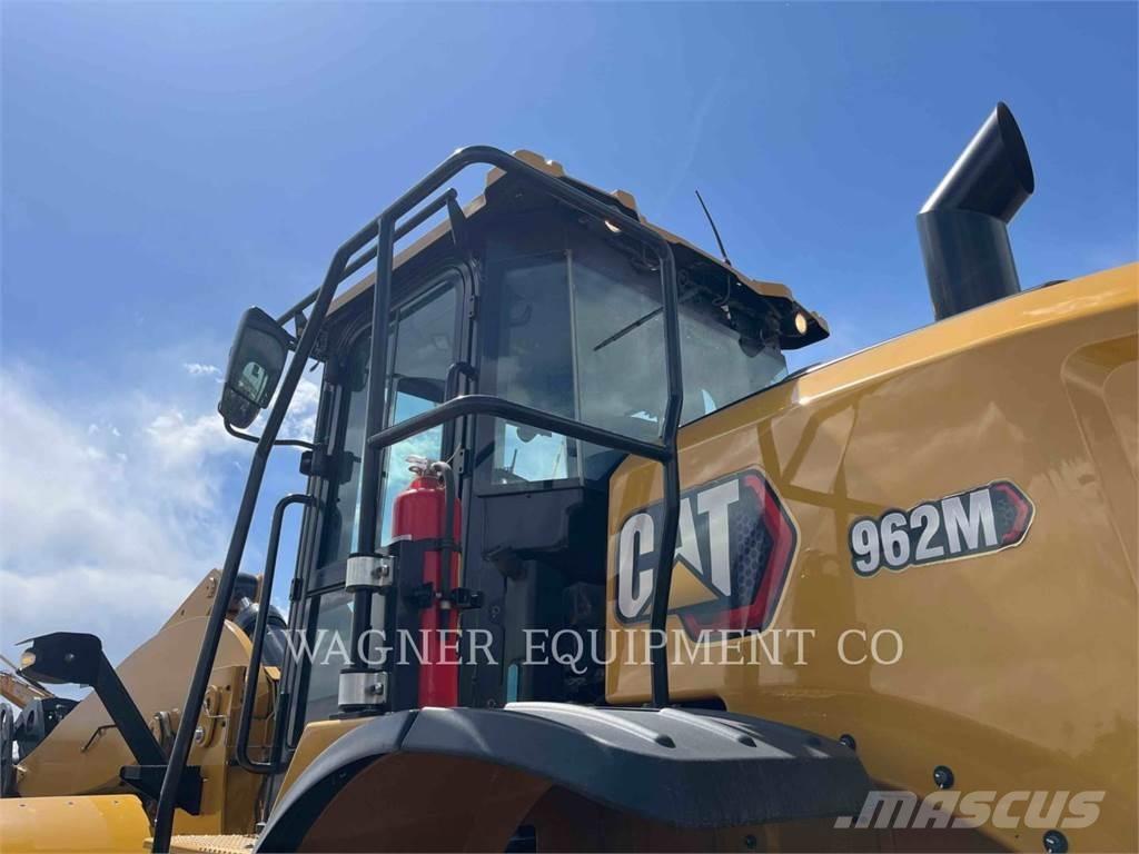 CAT 962M Pyöräkuormaajat