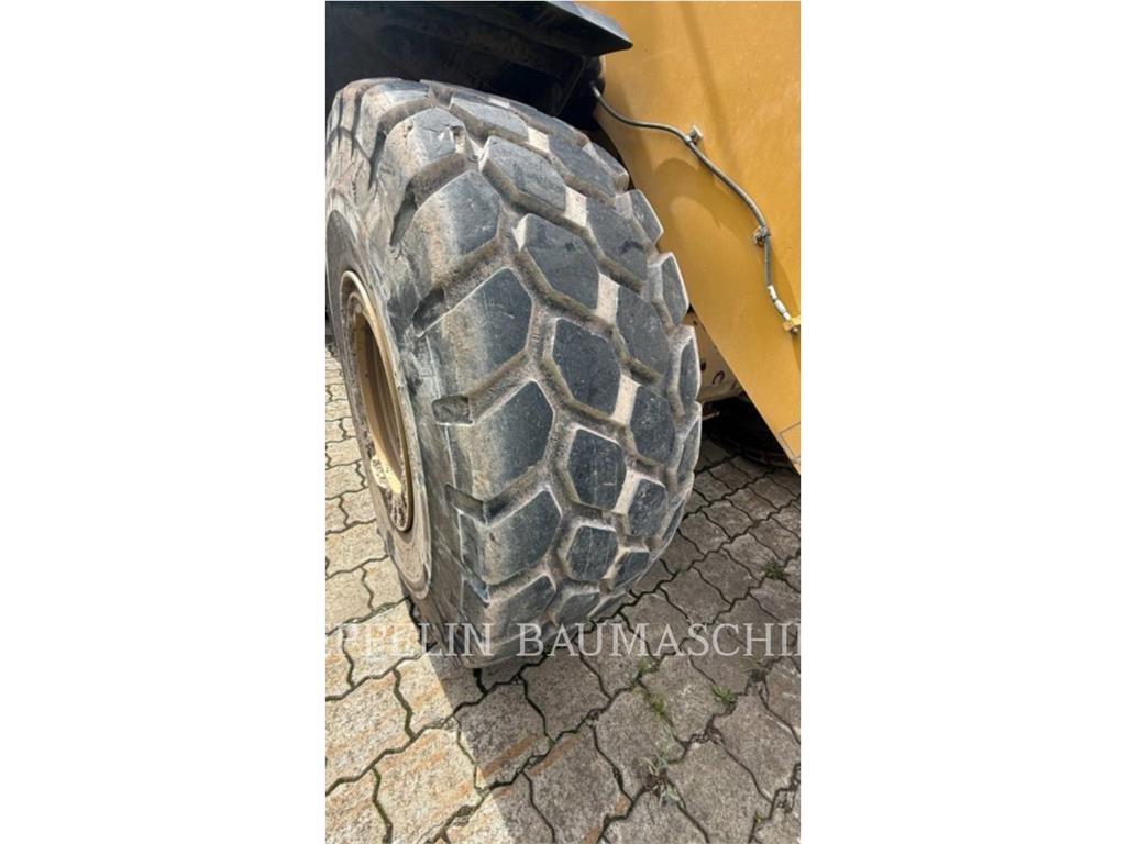 CAT 962M Pyöräkuormaajat