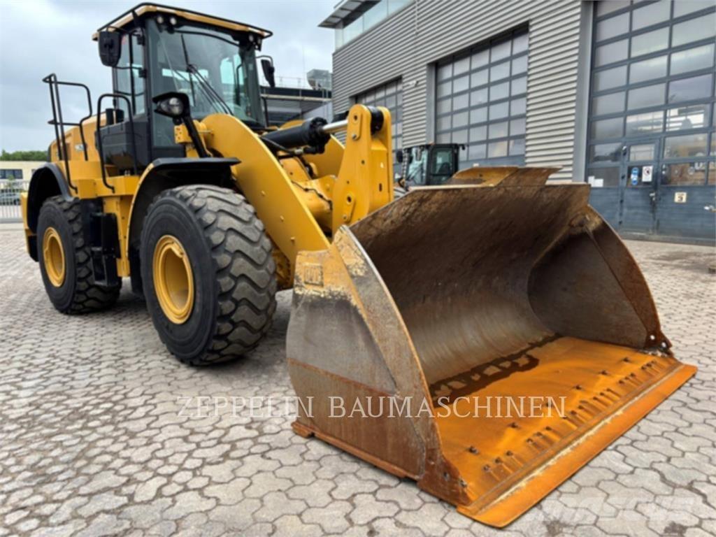 CAT 962M Pyöräkuormaajat
