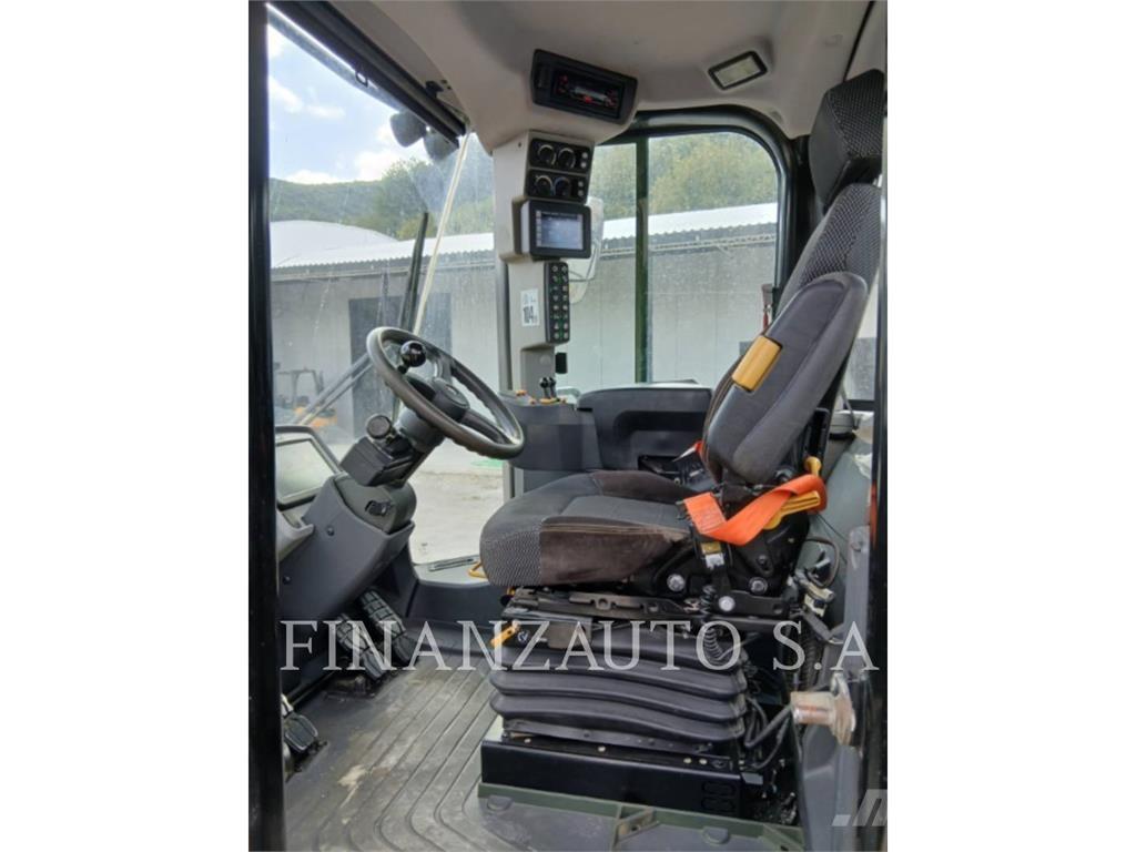 CAT 962M Pyöräkuormaajat