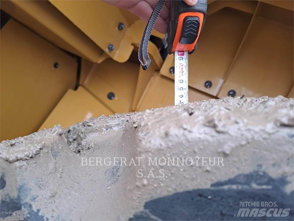 CAT 966 Pyöräkuormaajat