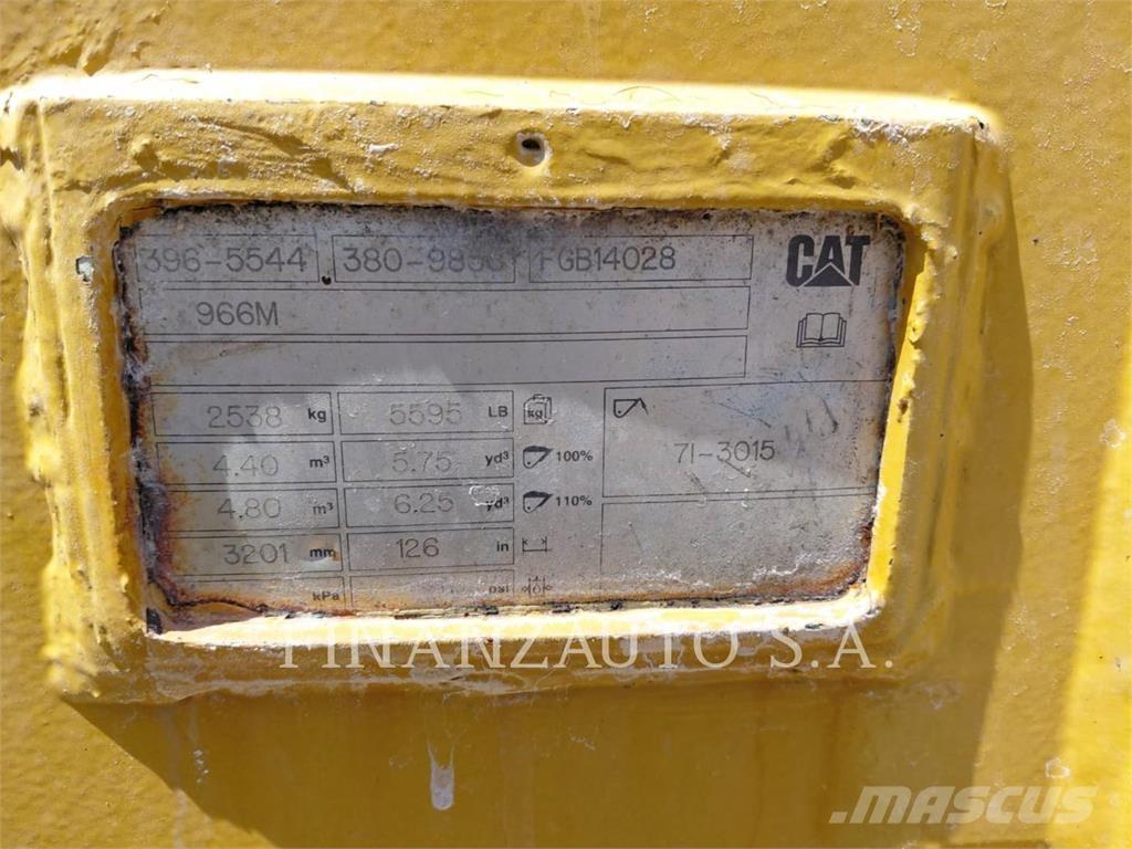 CAT 966 Pyöräkuormaajat