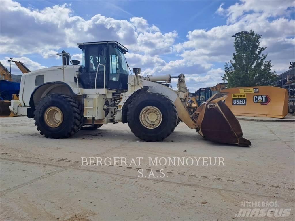 CAT 966M Pyöräkuormaajat