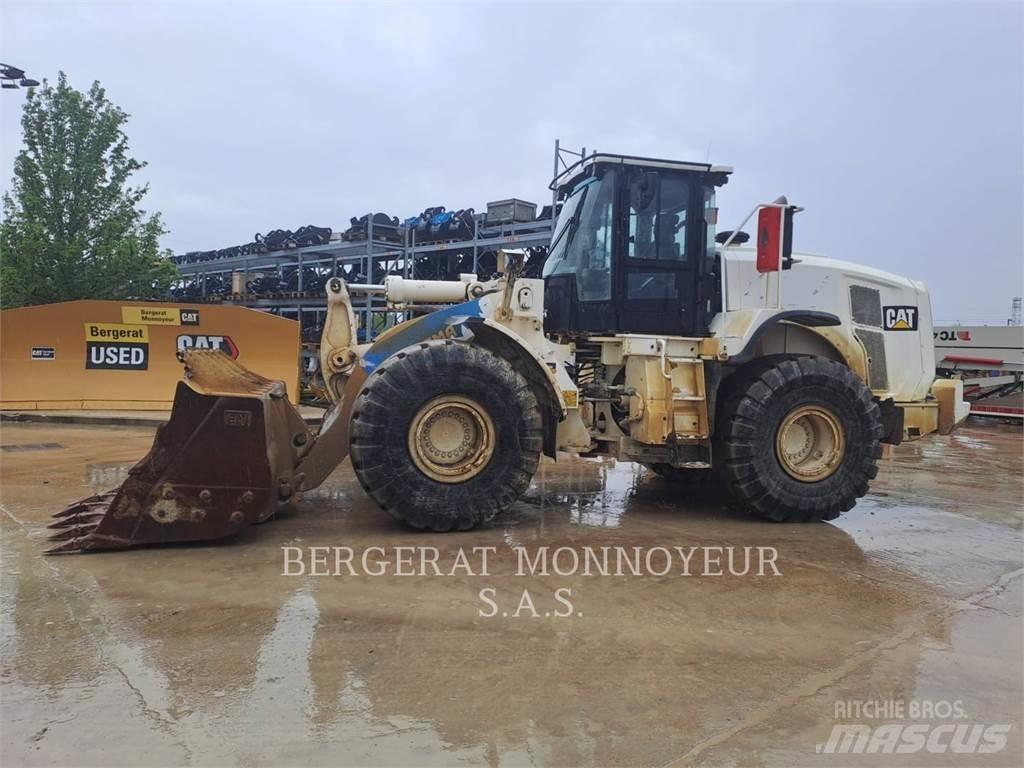 CAT 966M Pyöräkuormaajat