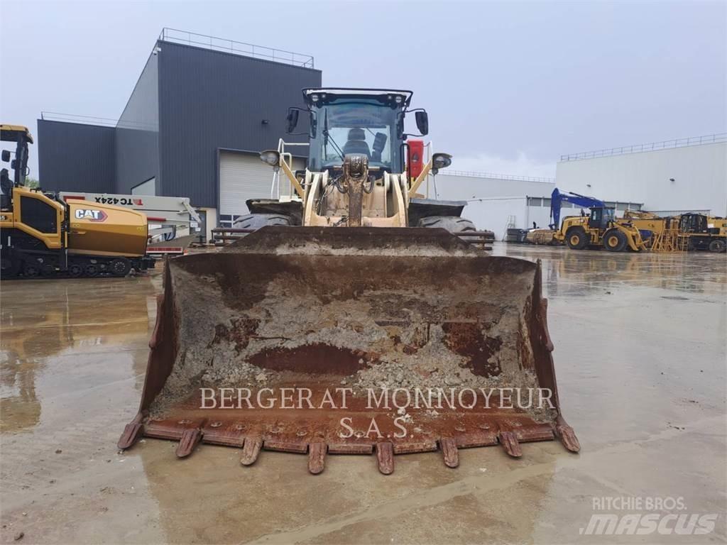 CAT 966M Pyöräkuormaajat