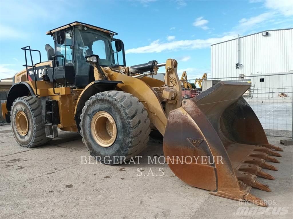 CAT 966M Pyöräkuormaajat
