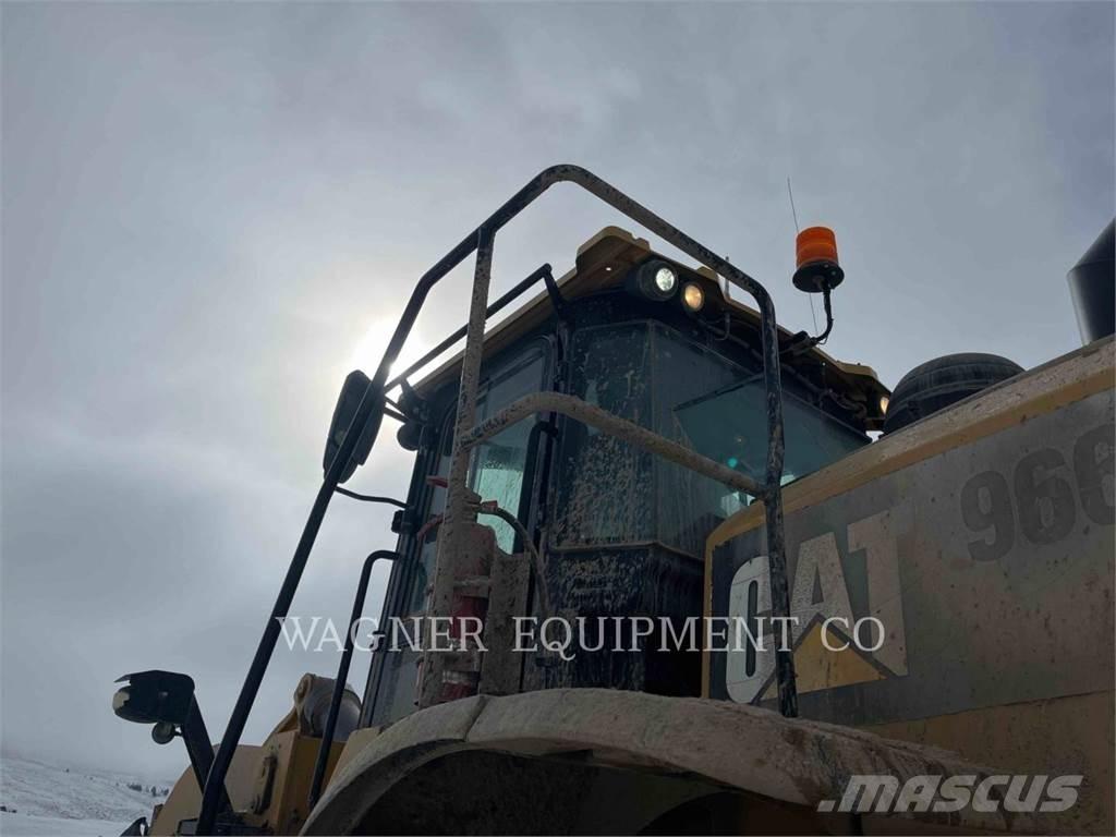 CAT 966M Pyöräkuormaajat