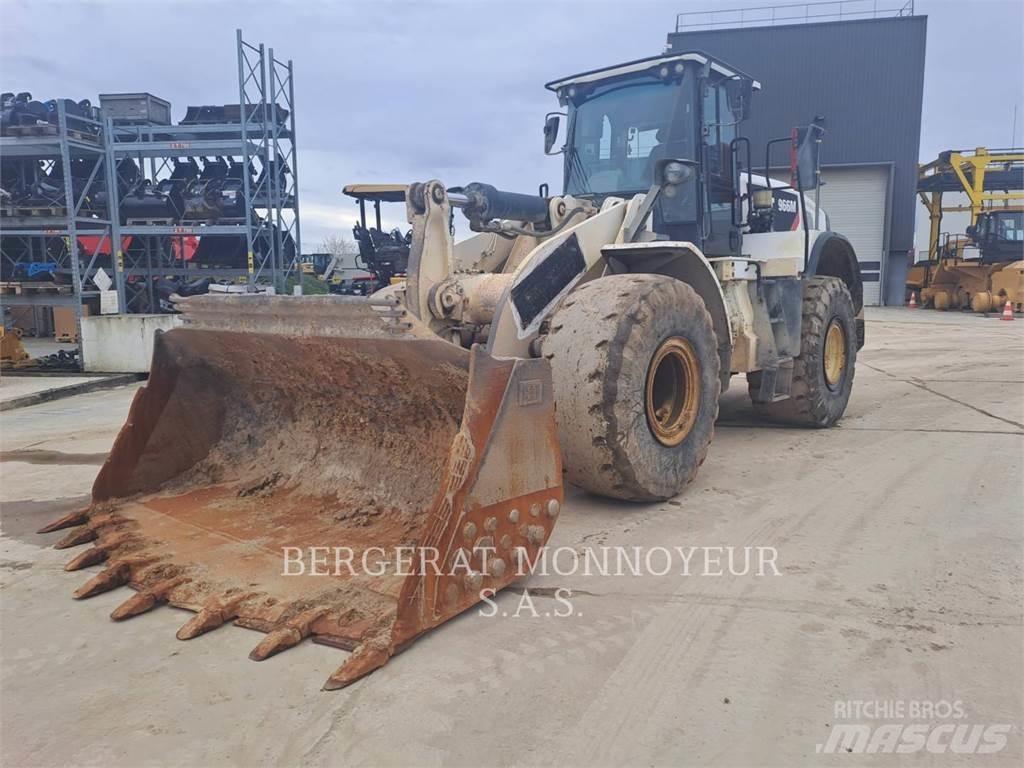 CAT 966M Pyöräkuormaajat