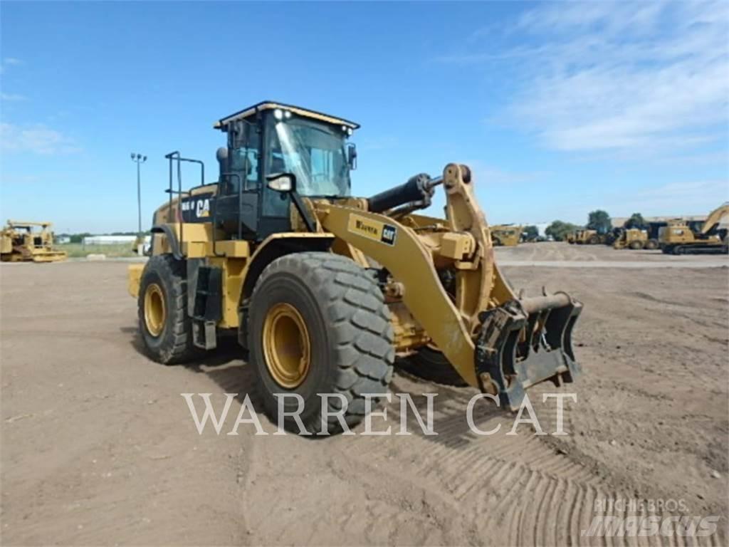 CAT 966M Pyöräkuormaajat