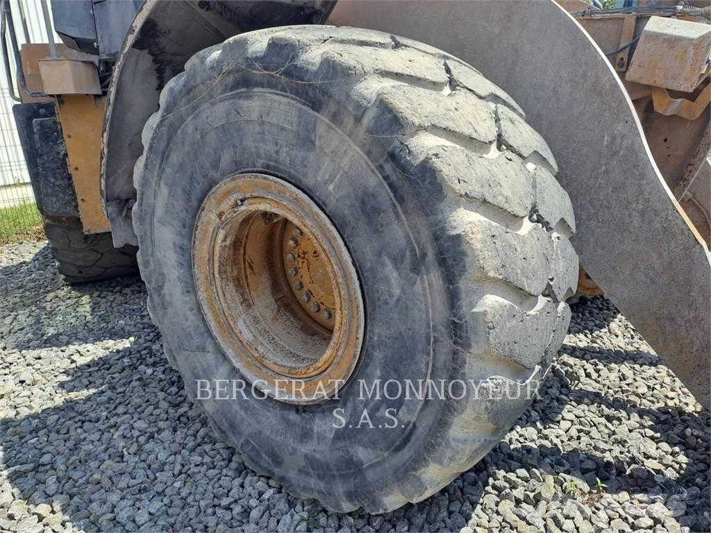 CAT 966M Pyöräkuormaajat