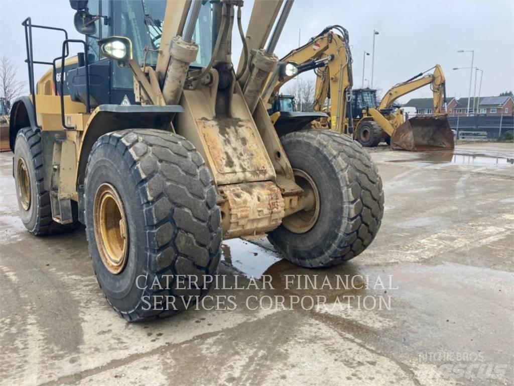 CAT 966M Pyöräkuormaajat