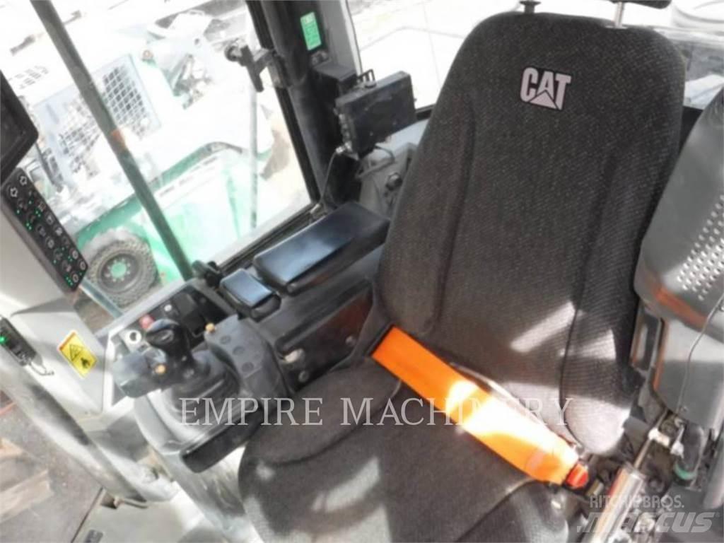 CAT 966M Pyöräkuormaajat