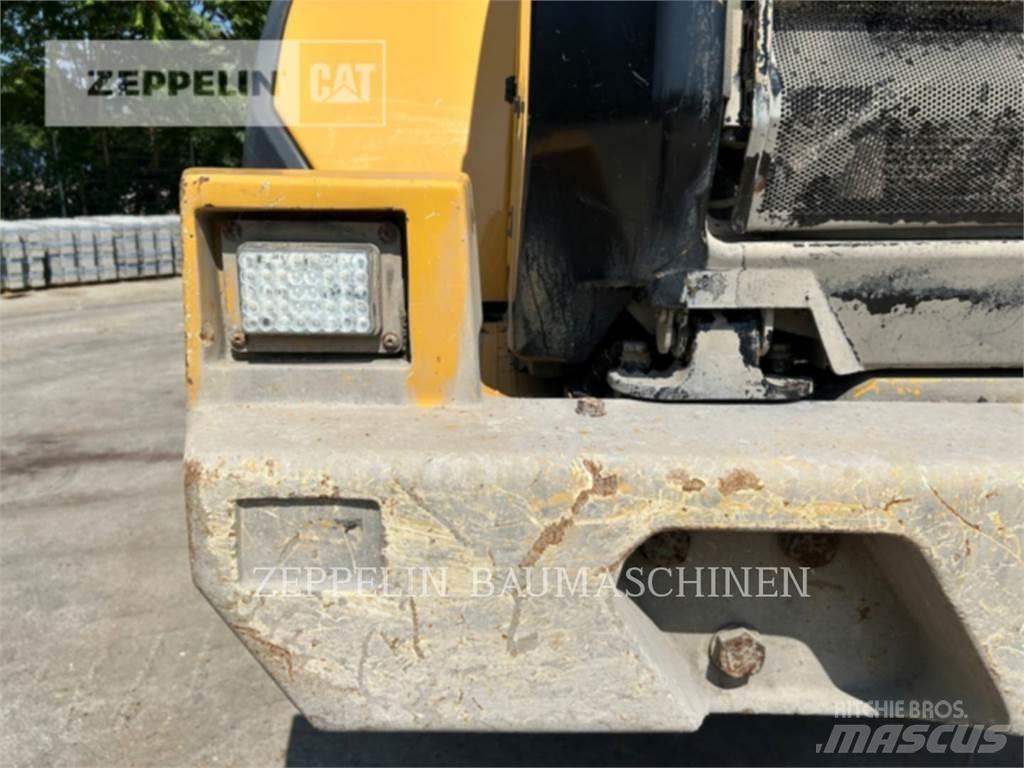 CAT 966M Pyöräkuormaajat