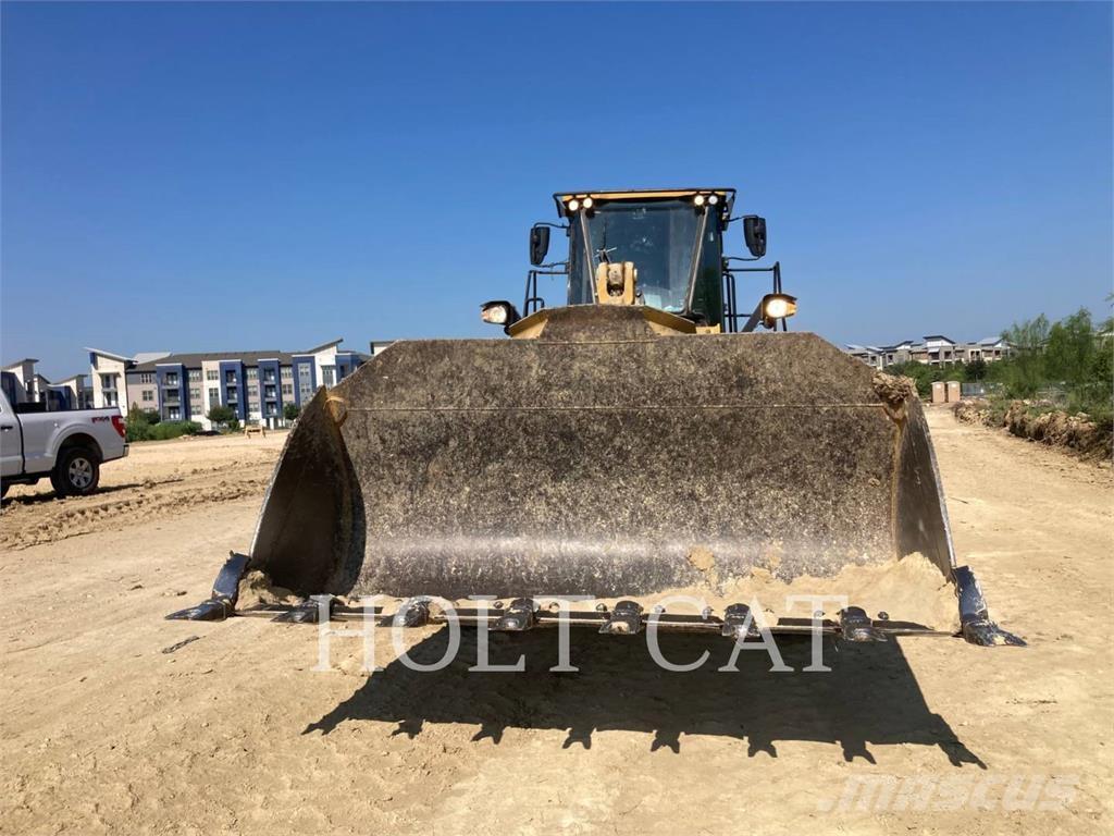 CAT 966M Pyöräkuormaajat