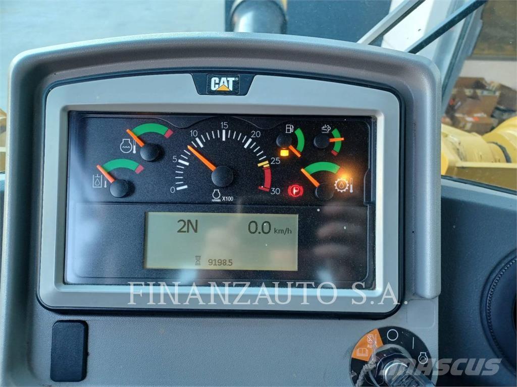 CAT 966M Pyöräkuormaajat