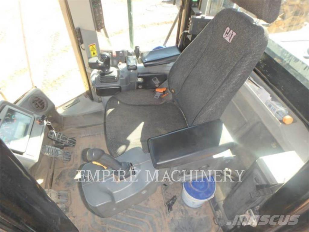 CAT 966M Pyöräkuormaajat