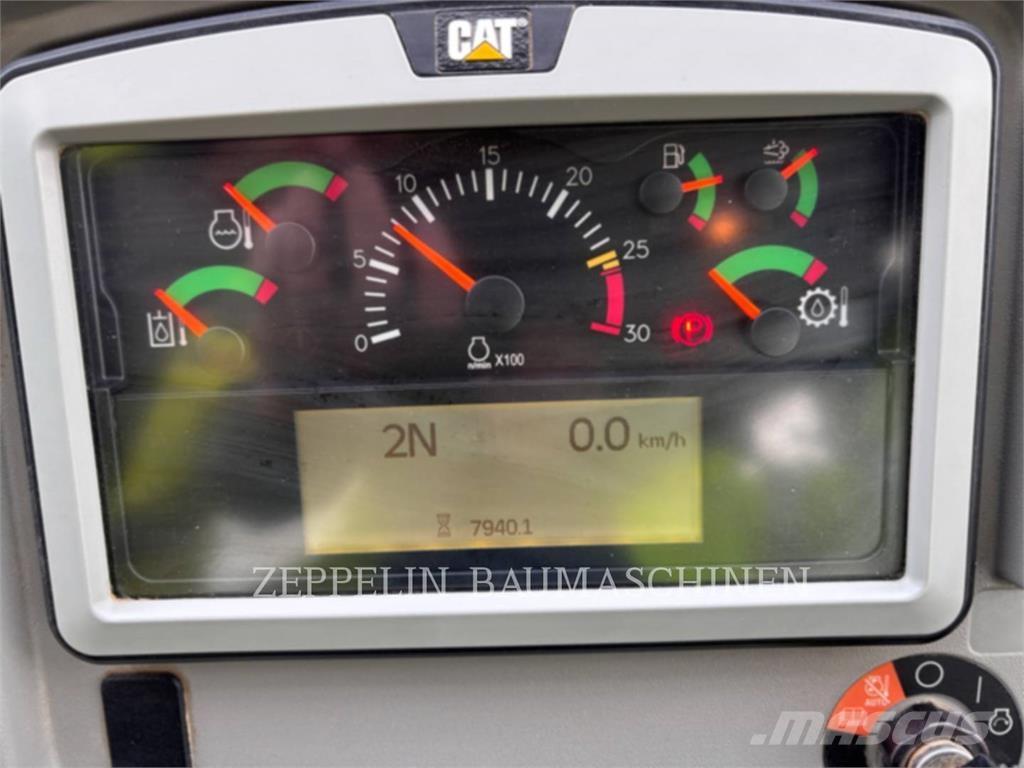 CAT 966M Pyöräkuormaajat