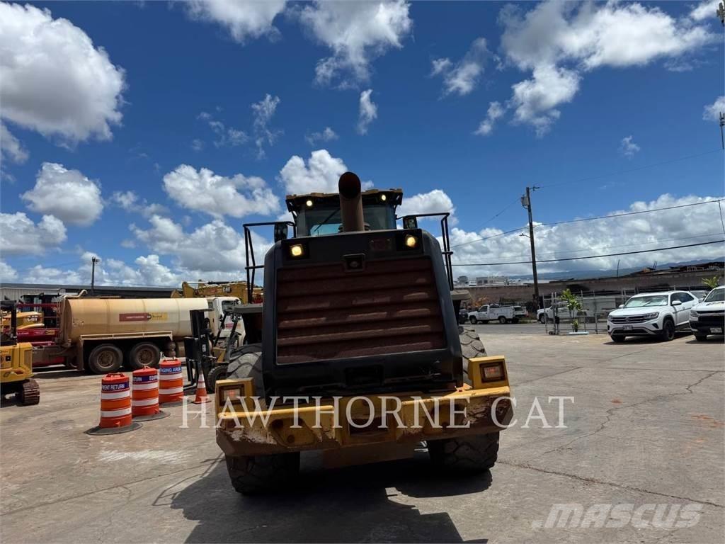 CAT 966M Pyöräkuormaajat