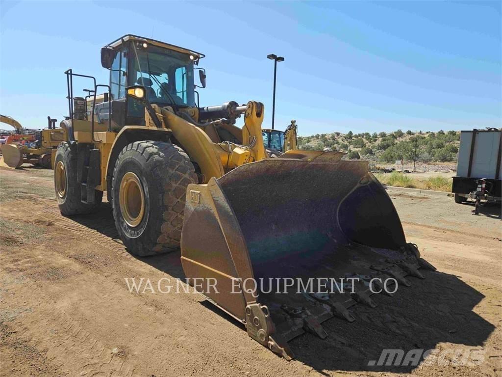 CAT 966M Pyöräkuormaajat