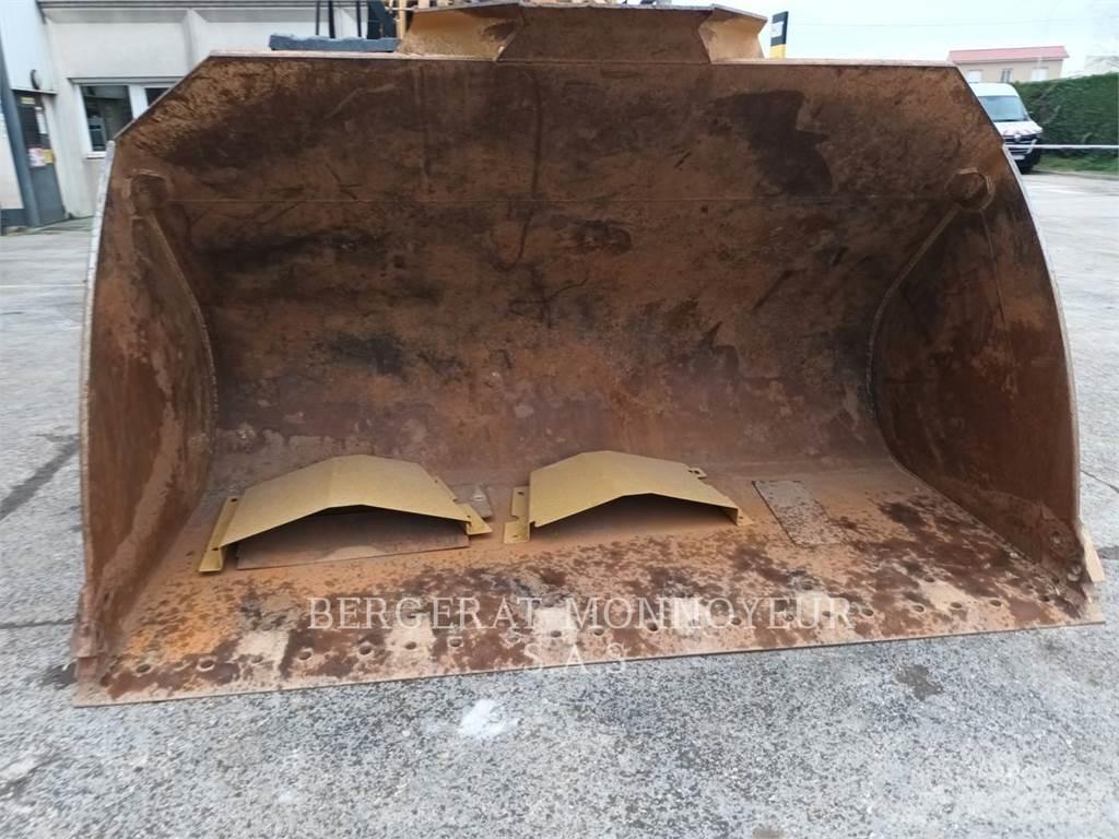 CAT 972M Pyöräkuormaajat