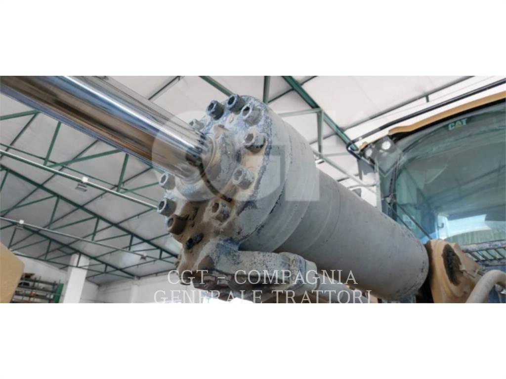 CAT 972M Pyöräkuormaajat