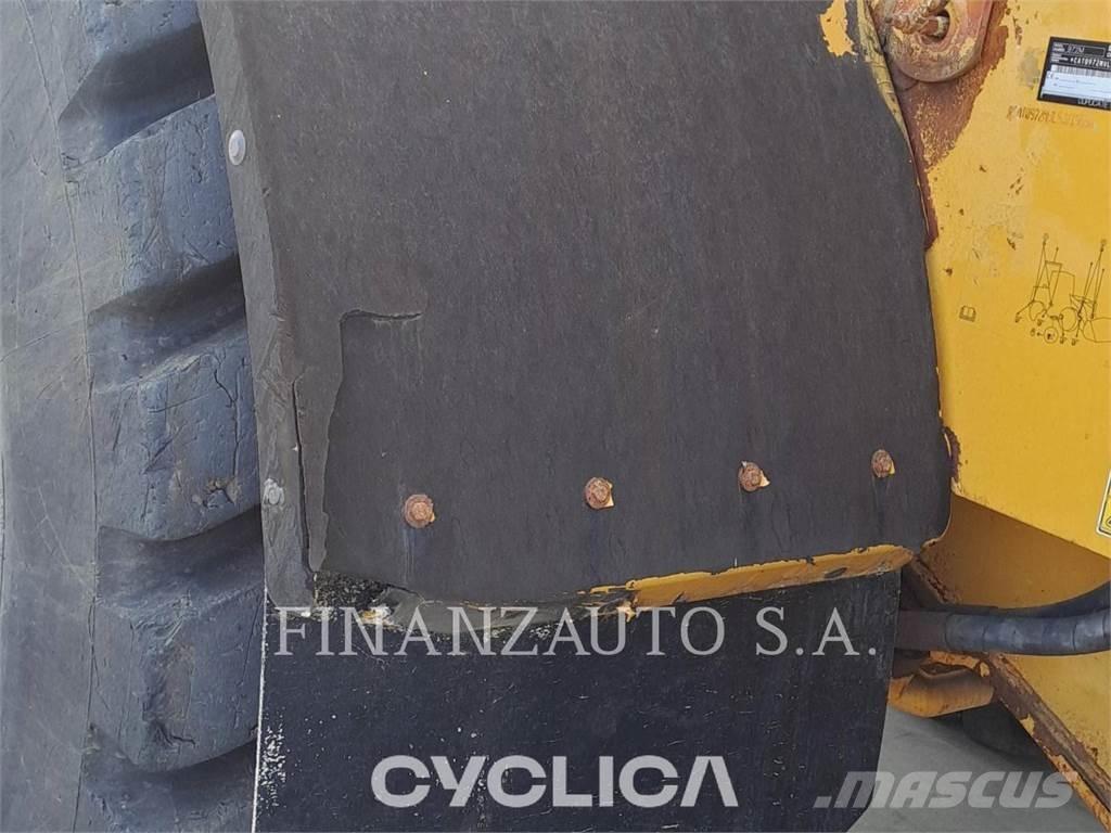 CAT 972M Pyöräkuormaajat