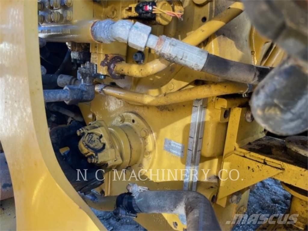 CAT 972M Pyöräkuormaajat