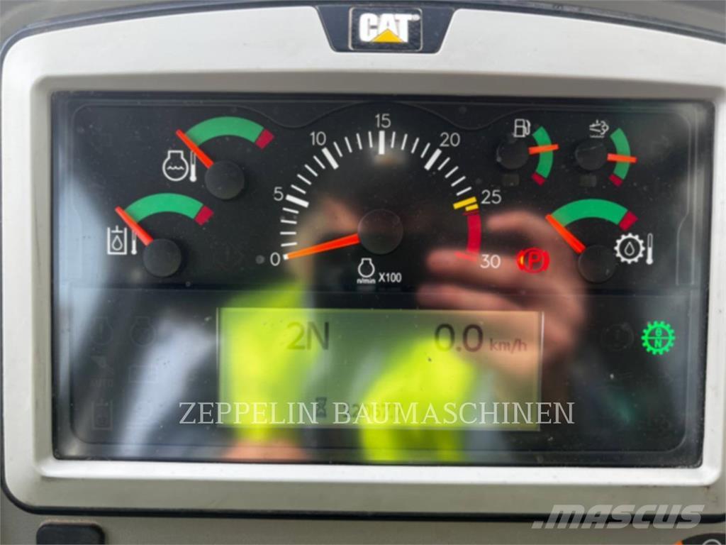 CAT 972M Pyöräkuormaajat