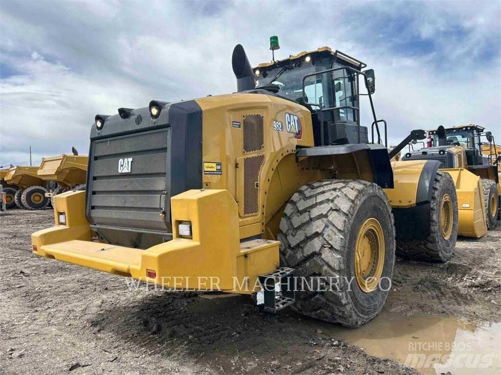 CAT 982 Pyöräkuormaajat