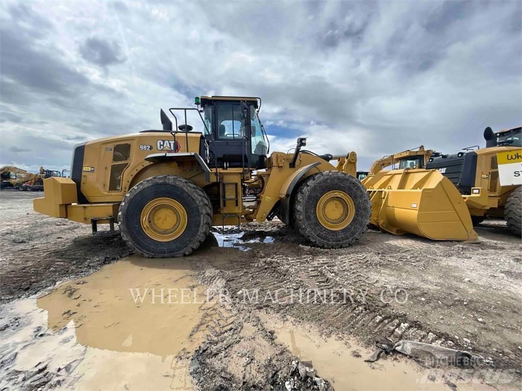 CAT 982 Pyöräkuormaajat