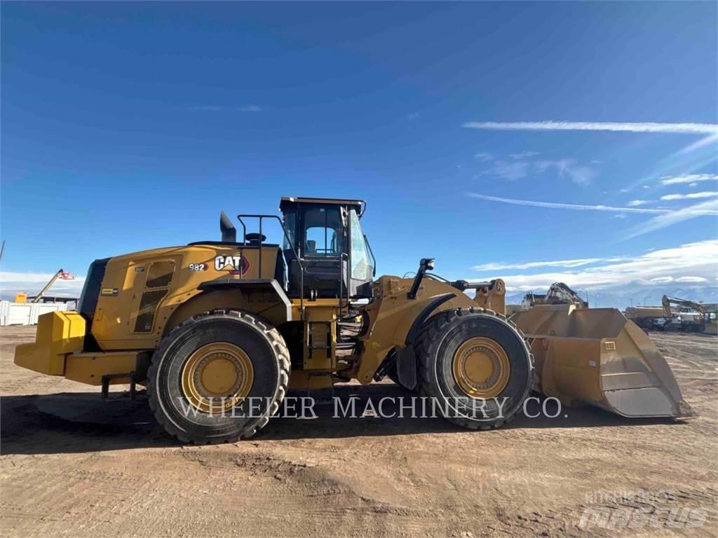 CAT 982 Pyöräkuormaajat