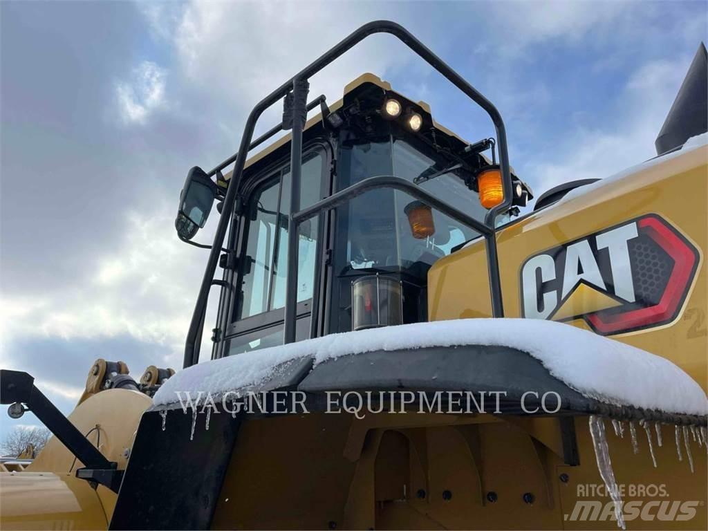 CAT 982 Pyöräkuormaajat