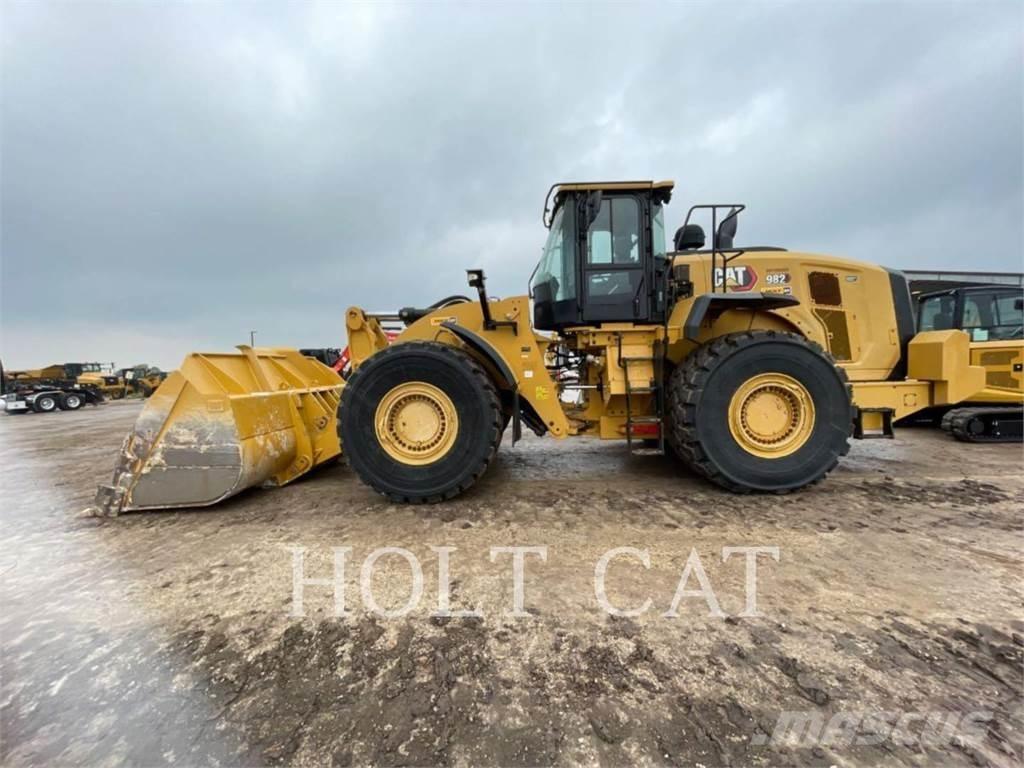 CAT 982 Pyöräkuormaajat