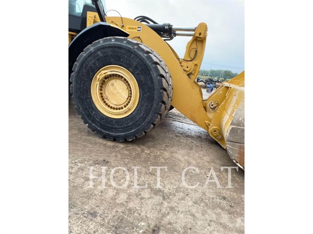CAT 982 Pyöräkuormaajat