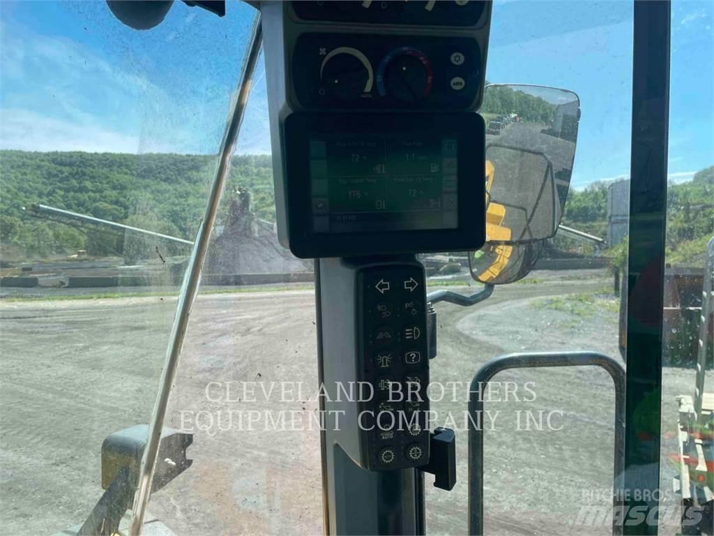 CAT 982M Pyöräkuormaajat