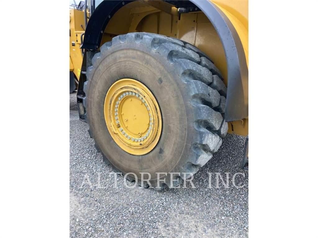 CAT 982M Pyöräkuormaajat