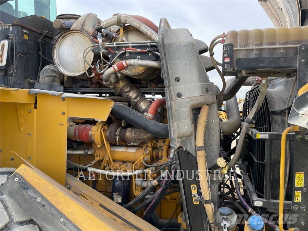 CAT 982M Pyöräkuormaajat