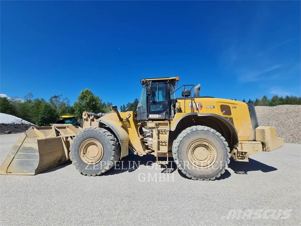 CAT 982M Pyöräkuormaajat
