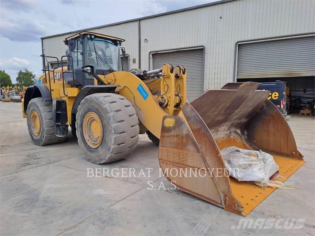 CAT 982M Pyöräkuormaajat
